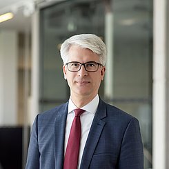  Prof. Dr. Jochen Johrendt